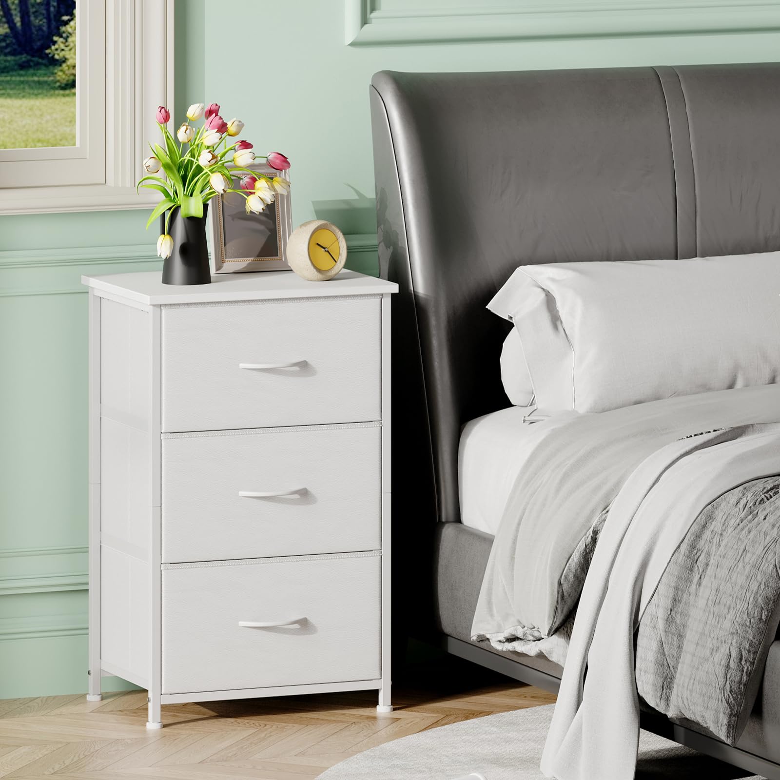 Somdot Nightstand, 3 Drawer Dresser for Bedroom, Bedside Table Night Stand End Table with Fabric Bins for Bedroom Closet Dorm,Black